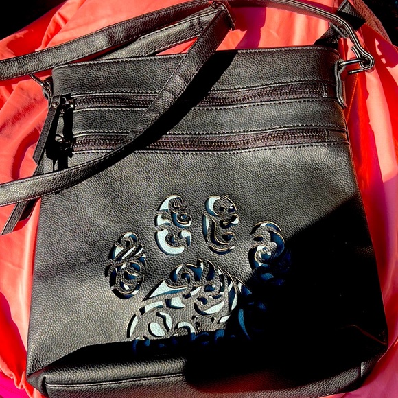 This beautiful wallet can be used by men or women. - Picture 1 of 3